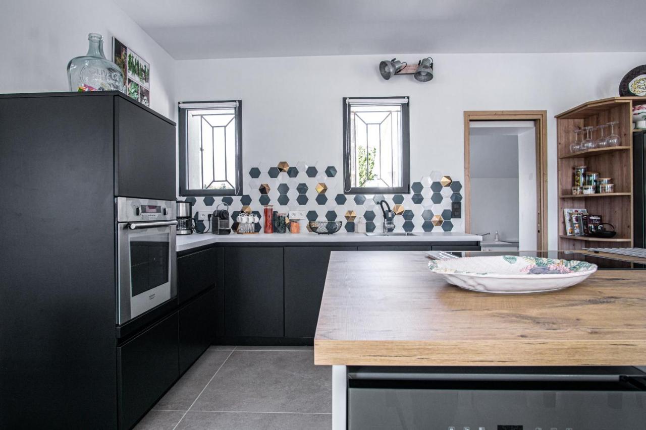 Maison Contemporaine - Grand Jardin Et Piscine Privee Holiday home