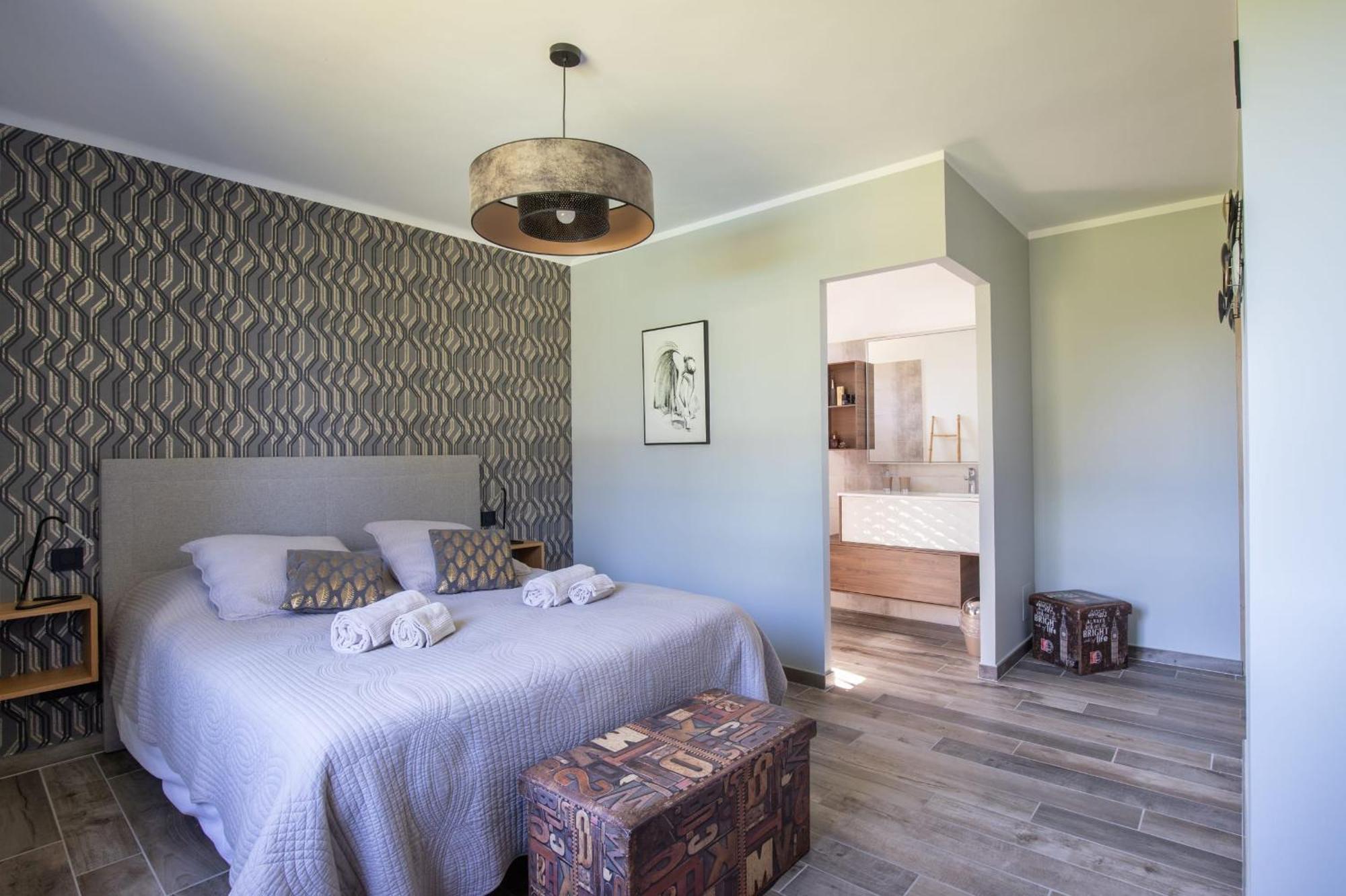 Maison Contemporaine - Grand Jardin Et Piscine Privee Holiday home *